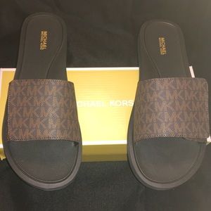 🆕Michael Michael Kors Womens MK Slide Size 10